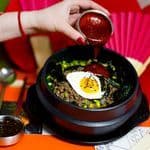 Bibimbap z wołowiną